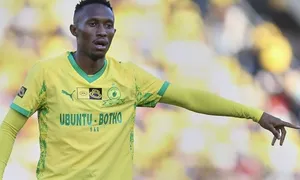 Sundowns Coach Cardoso Gives Update on Maseko’s Future Amid Transfer Speculation