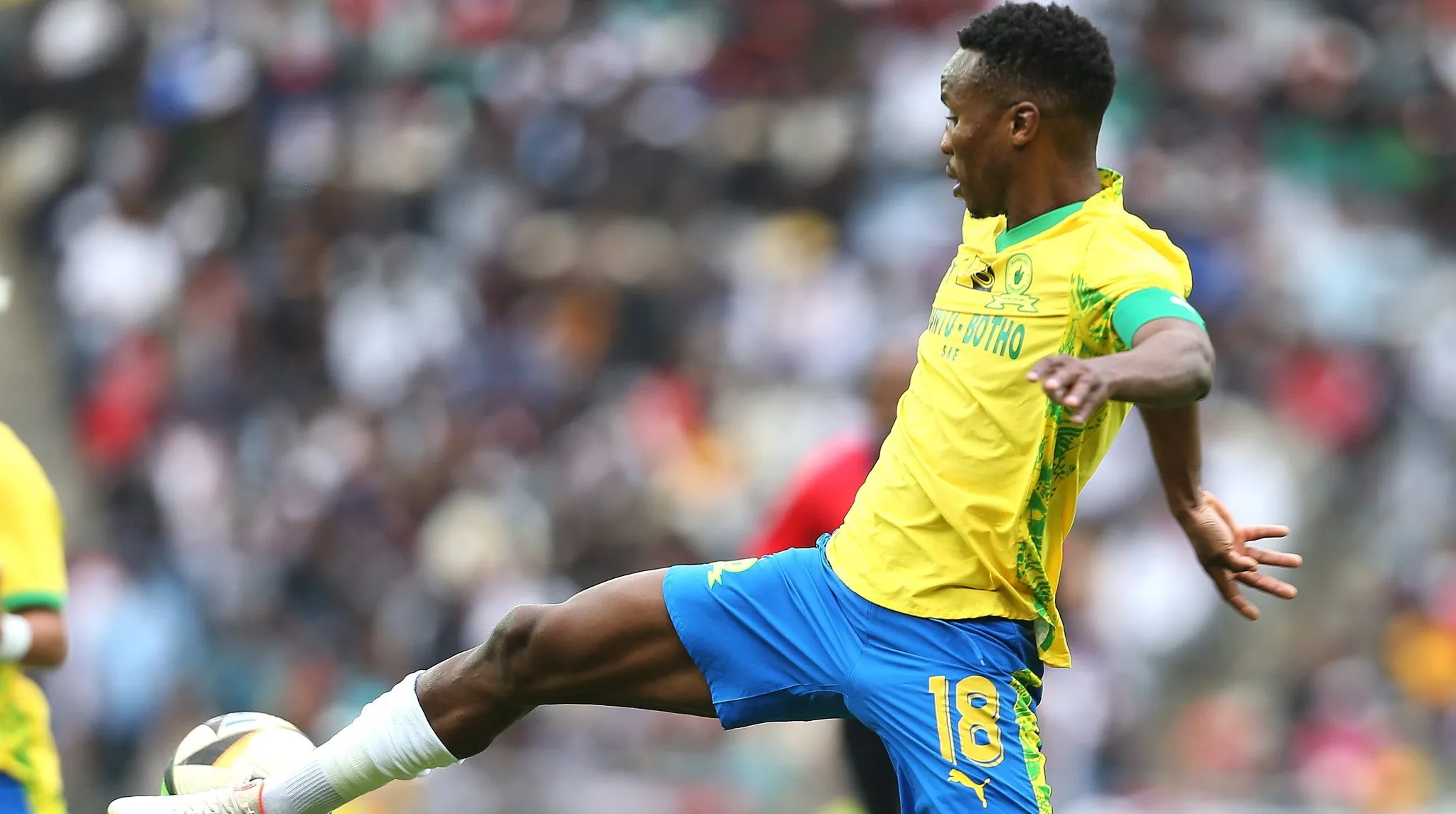 Devastating News for Sundowns: Cardoso Confirms Long Layoff for Themba Zwane
