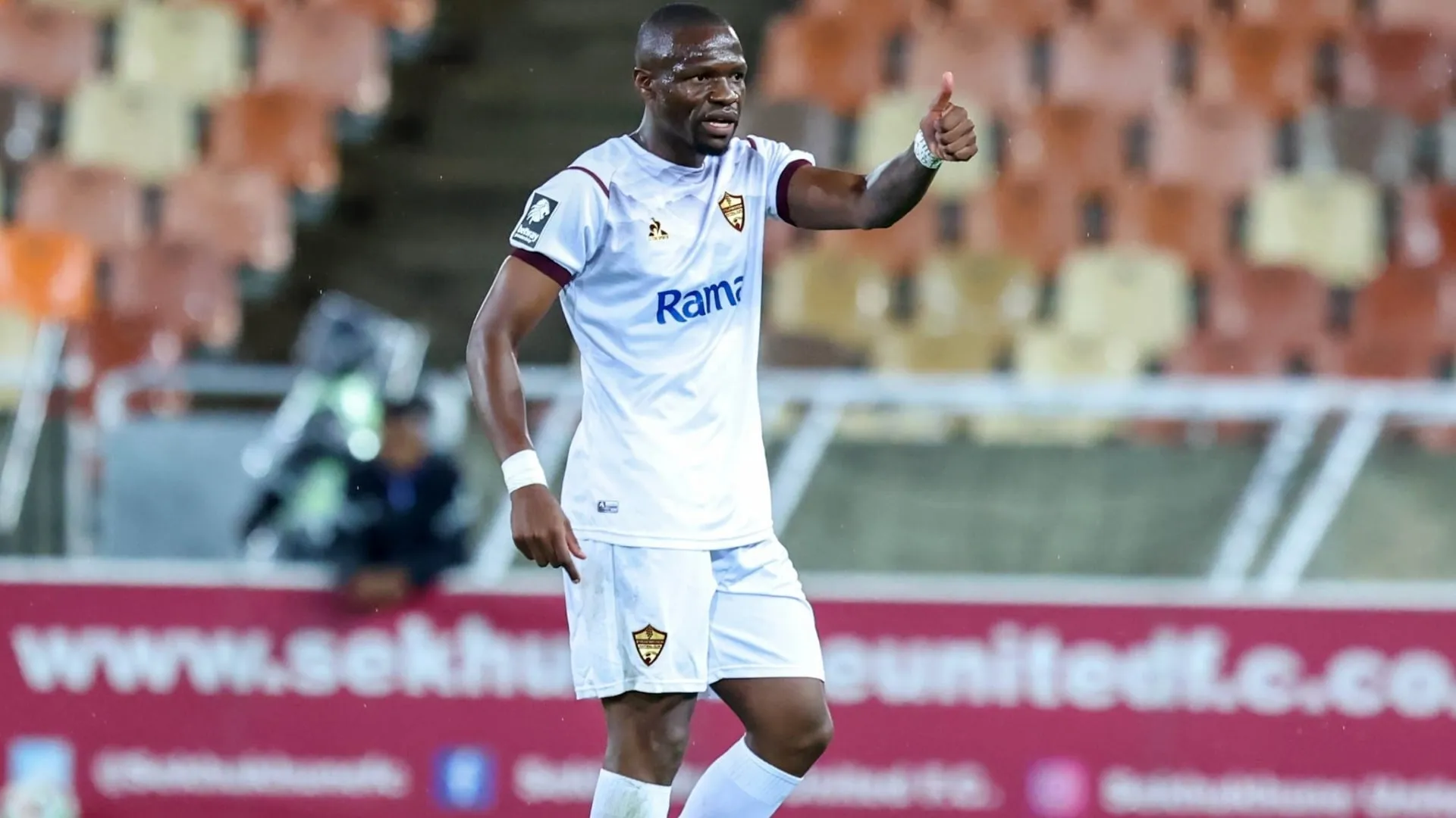 &lsquo;Deadly striker&rsquo; Tshegofatso Mabasa tipped to shine at Stellenbosch after Pirates&rsquo; exit