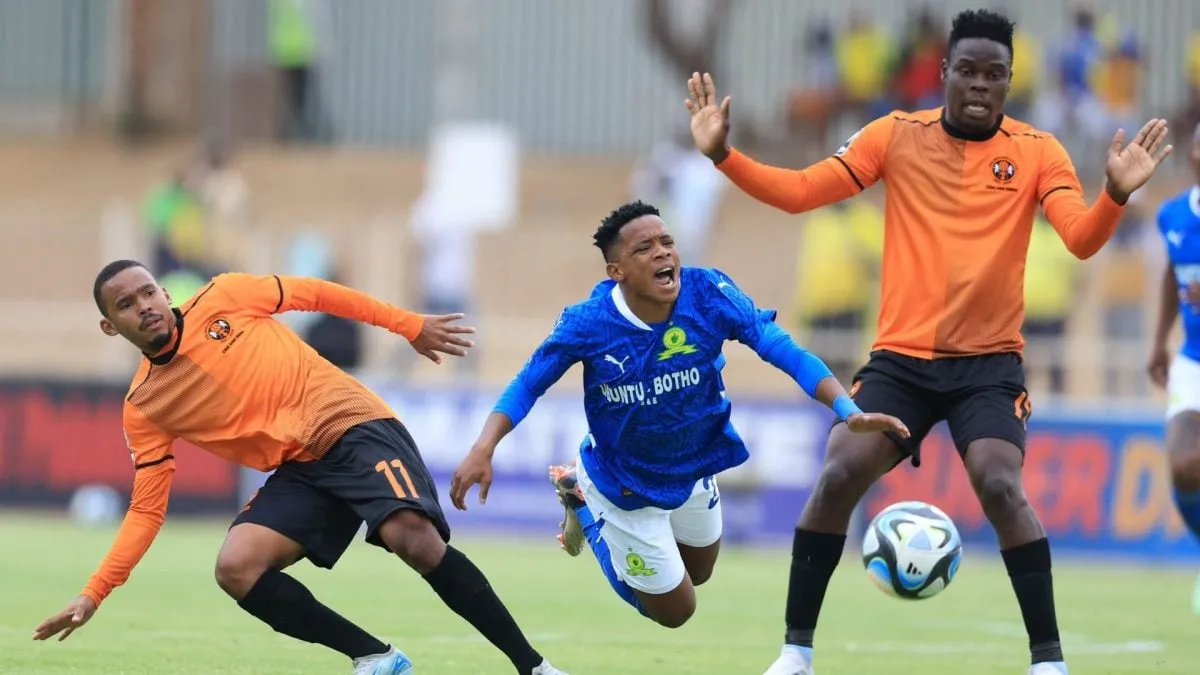 Mohafe denies Old Mokaba &lsquo;advantage&rsquo; &ndash; &lsquo;Pirates are used to such pitches&rsquo;
