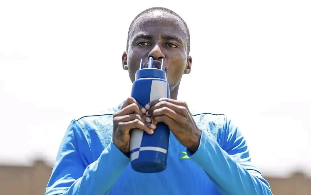 &lsquo;Are we an old age home?&rsquo;: Ex-defender on Thembinkosi Lorch&rsquo;s Chiefs transfer rumours&nbsp;