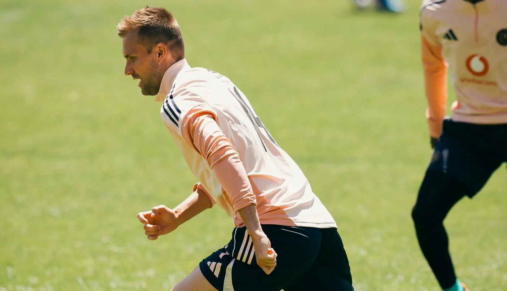 A massive warning to Maswanganyi, Mbule & Mofokeng! Ouaddou opens up on De Jong role