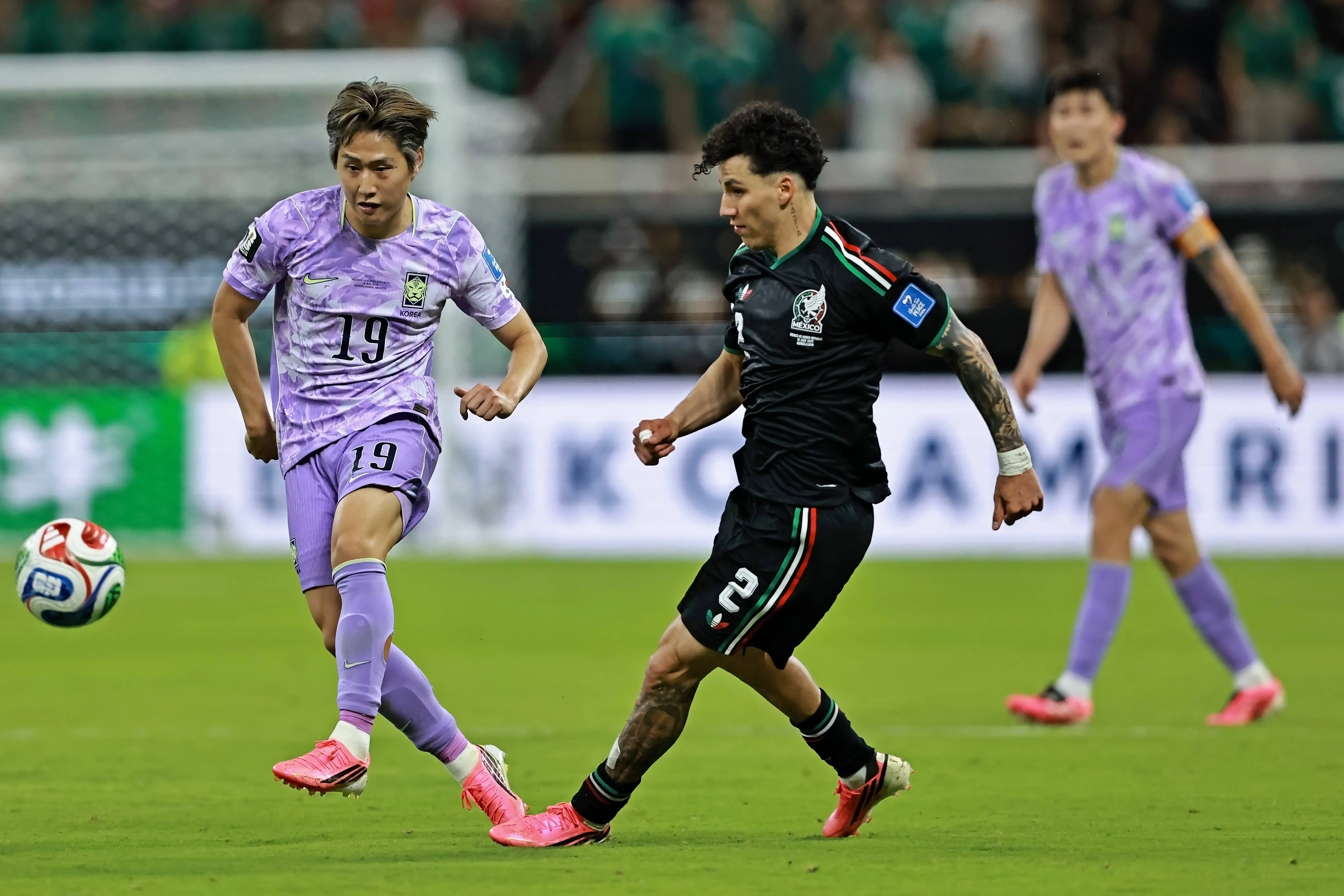 Mexico versus South Korea players