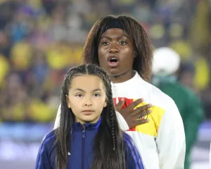 Cameroun : Naomi Eto débarque en France ! (officiel)