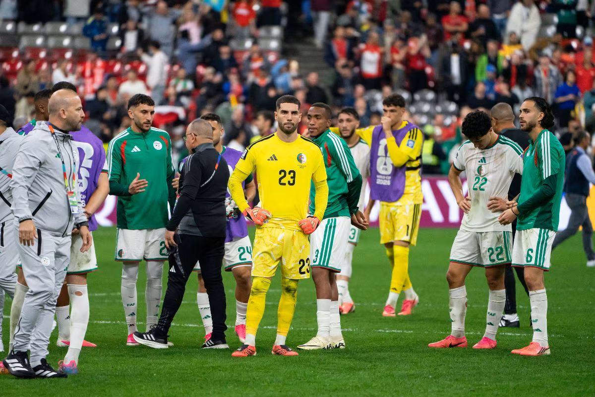 Alg&eacute;rie : fronde des joueurs, &ldquo;foutoir tactique&rdquo;&hellip; Petkovic contest&eacute; de toute part apr&egrave;s le fiasco contre la Suisse