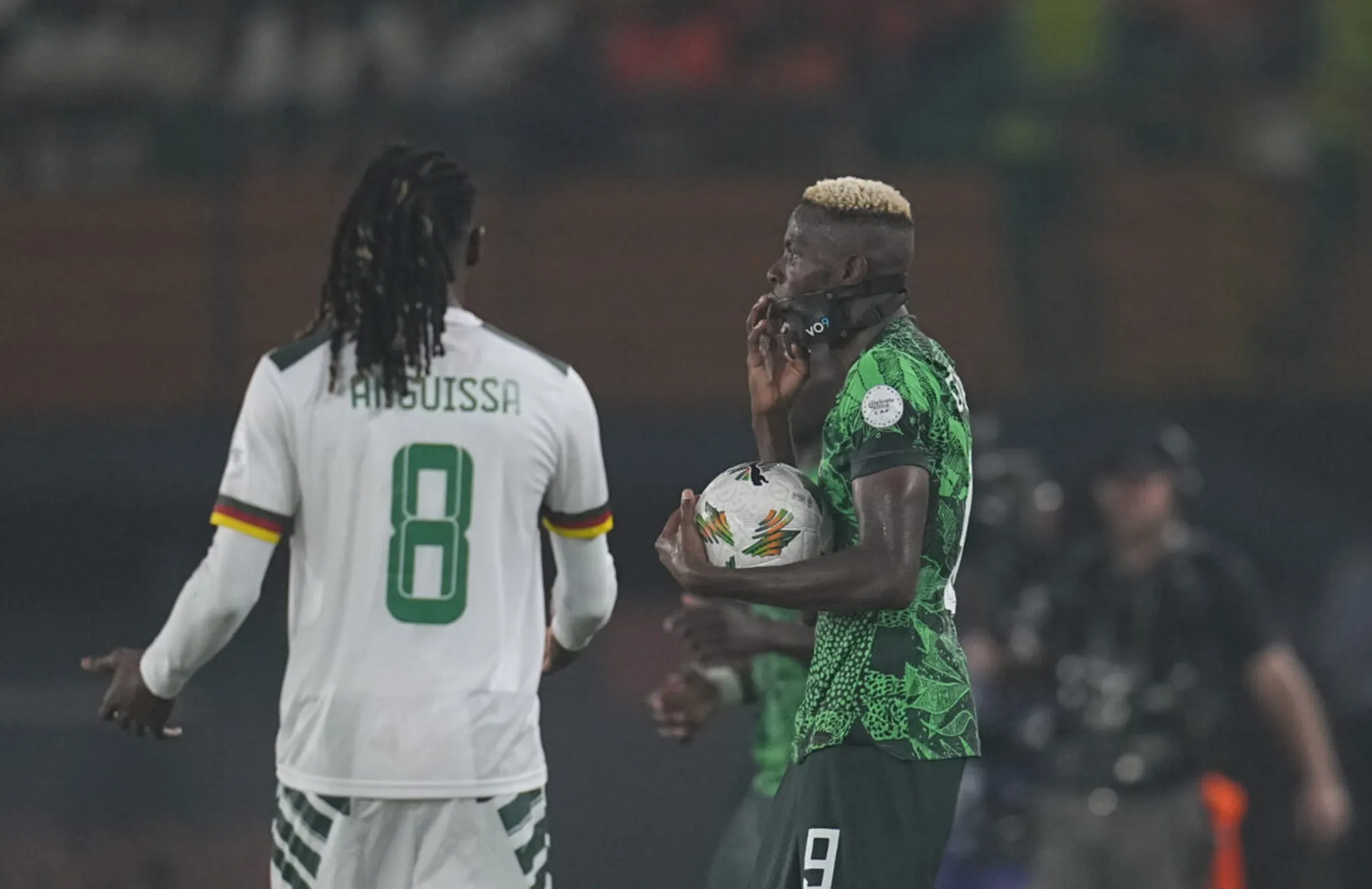 Nigeria-Cameroun : le geste classe d&rsquo;Osimhen pour Anguissa