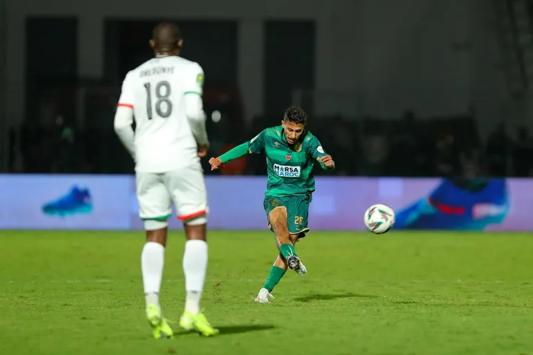 Raja : l’Algérien Bouzok résilie et va quitter le Maroc (officiel)