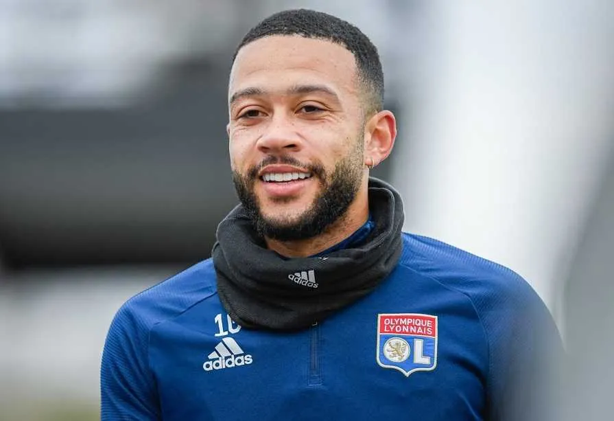CAN 2021 : les Africains, Depay se pose des questions et interpelle Macron !