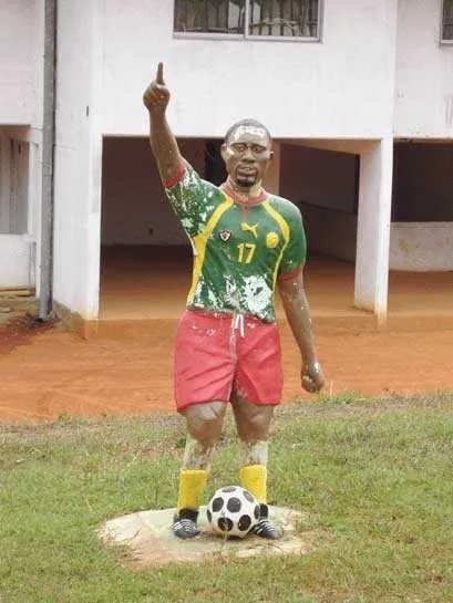 L’œuvre de Marc-Vivien FOÉ bafouée