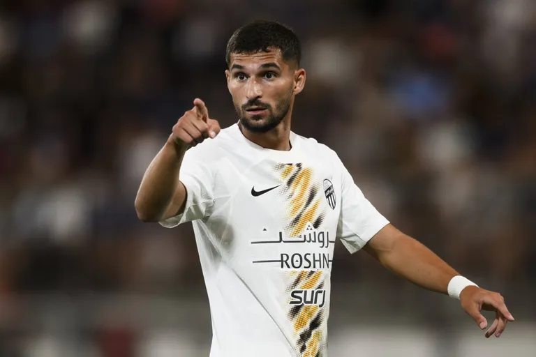 3 clubs pr&ecirc;ts &agrave; ramener Houssem Aouar en Europe