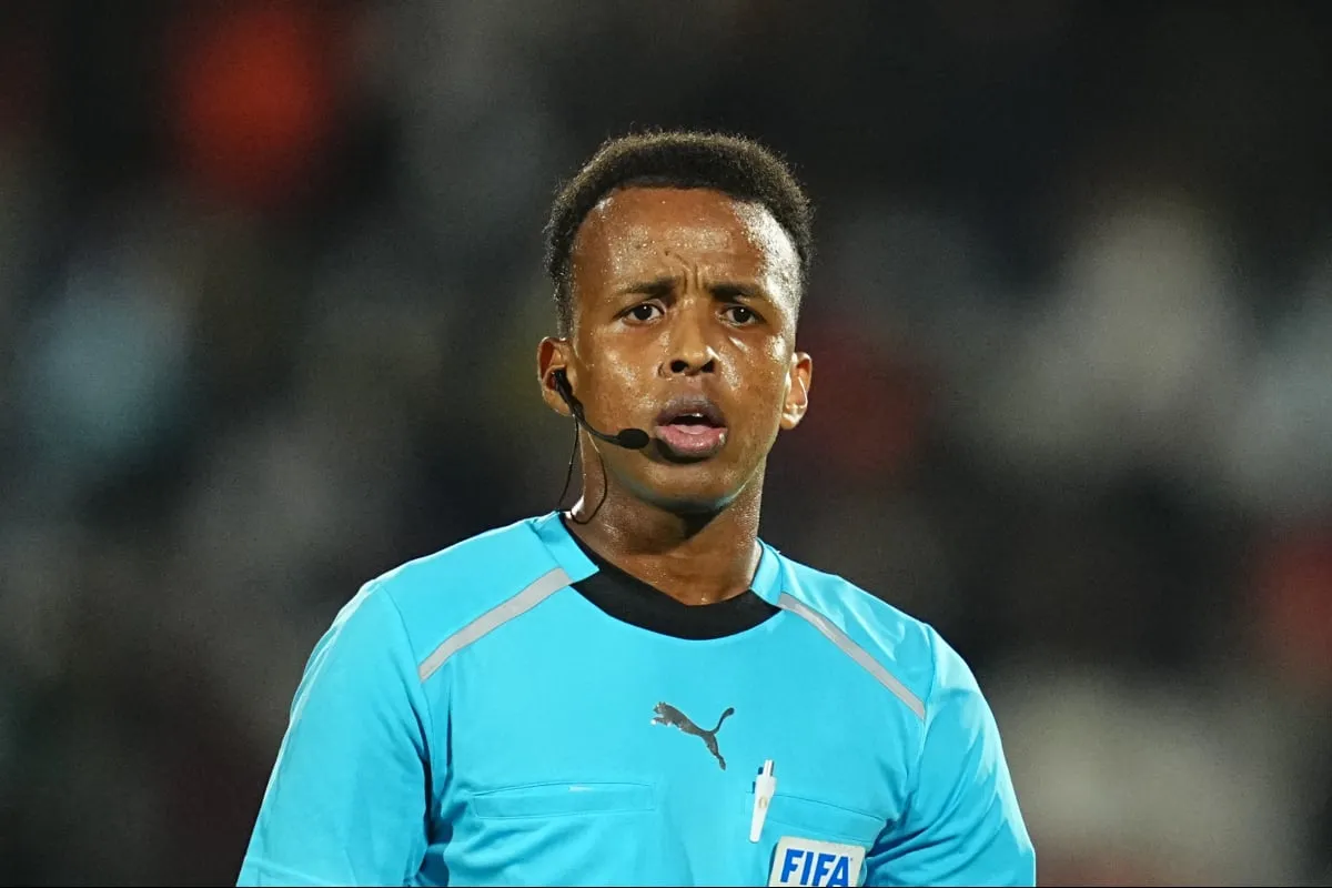 CAN 2025 : l&rsquo;arbitre d&rsquo;Alg&eacute;rie &ndash; Nigeria &eacute;cart&eacute; &agrave; cause de ses chaussures !