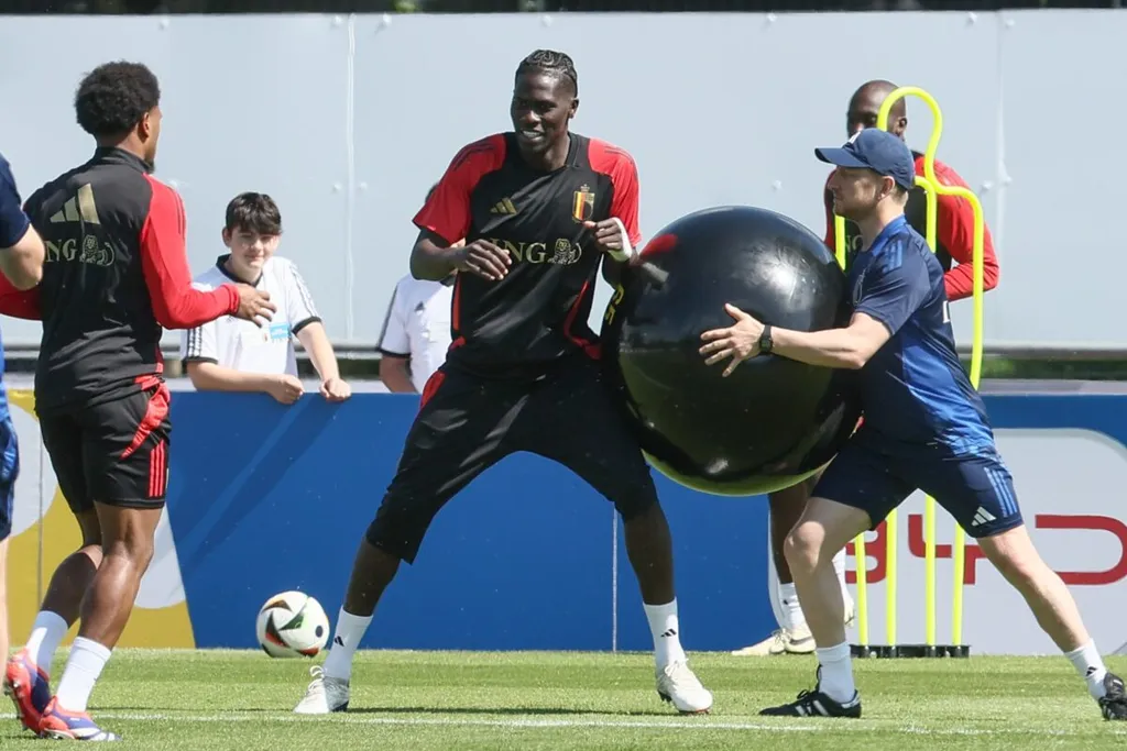 Amadou Onana, Belgique
