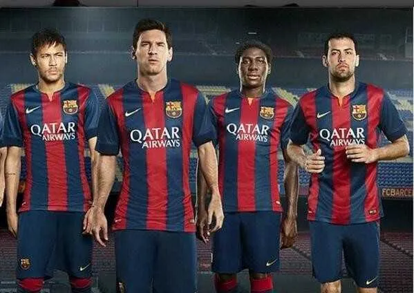 Bar&ccedil;a : Le nouveau maillot domicile pr&eacute;sent&eacute; avec Dongou