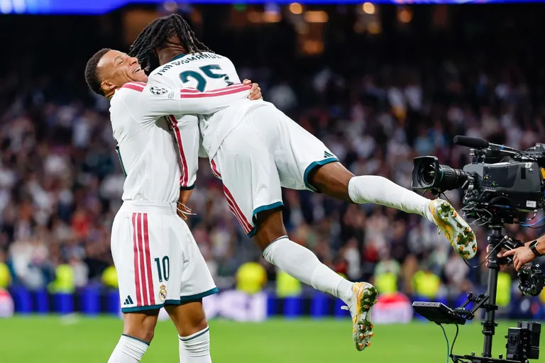 &ldquo;Yan Diomand&eacute; est en train de d&eacute;foncer la porte&rdquo; : adoub&eacute;e par Mbapp&eacute;, la recrue record du Real menace s&eacute;rieusement Vinicius