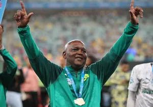 Al Ahly : l’Afrique du Sud ne lâche pas Mosimane !