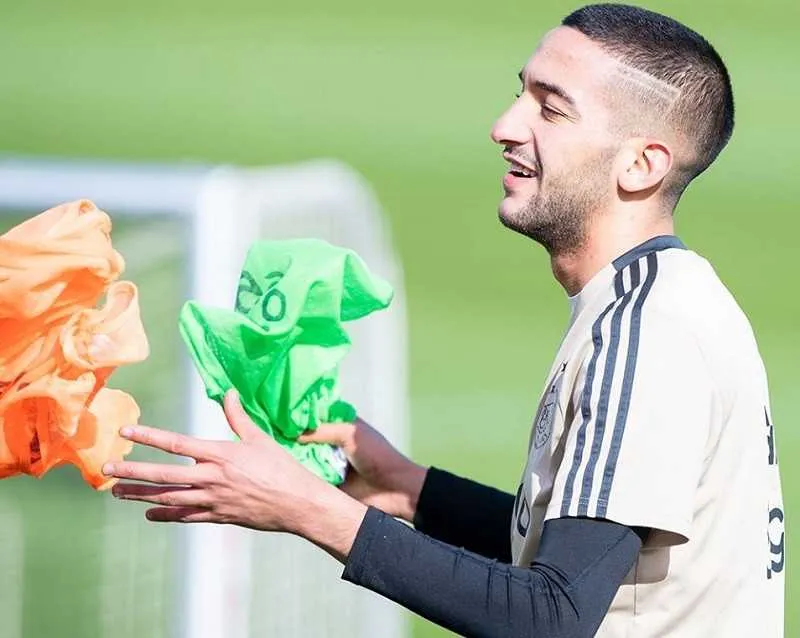 Ajax : le coup franc exceptionnel de Ziyech &agrave; Stamford Bridge&nbsp;!