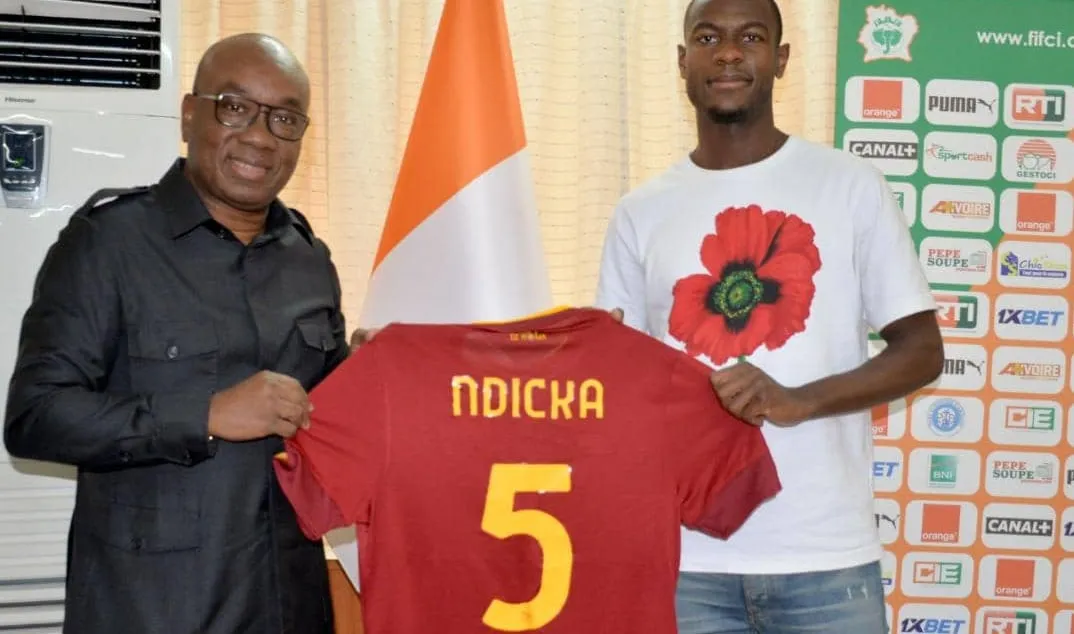 AS Rome : Ndicka offre son maillot&hellip; avant m&ecirc;me d&rsquo;avoir sign&eacute; !