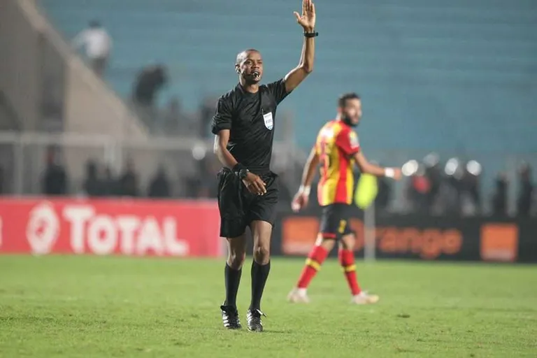 27 arbitres pr&eacute;s&eacute;lectionn&eacute;s pour la CAN 2019