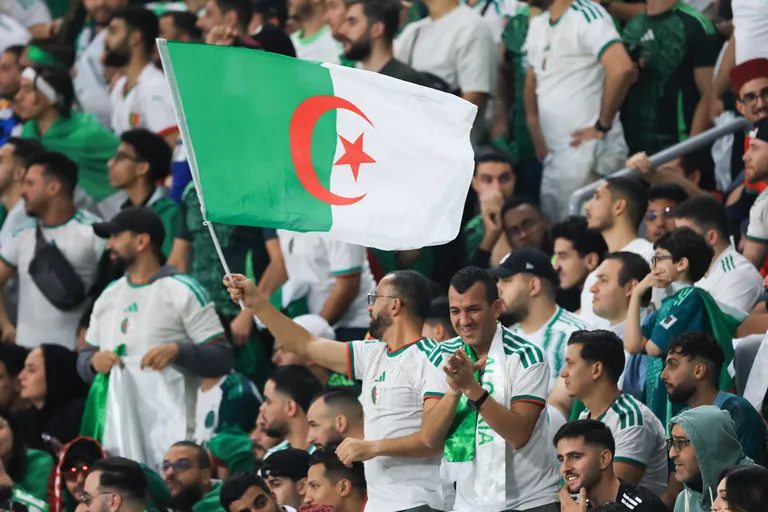 CAN 2025 : la d&eacute;faite du Maroc c&eacute;l&eacute;br&eacute;e en Alg&eacute;rie, symbole d&rsquo;une rivalit&eacute; persistante
