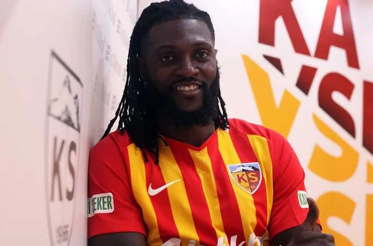 Mercato&nbsp;: &agrave; 35 ans, Adebayor trouve un nouveau club&nbsp;! (officiel)