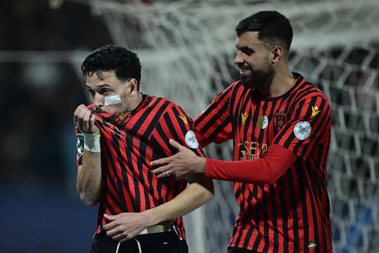 Coupe CAF : l&rsquo;USM Alger se qualifie au Maroc au bout d&rsquo;une demi-finale sous tension&nbsp;