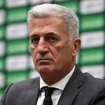 Alg&eacute;rie : Ibrahim Maza fait d&eacute;j&agrave; tomber un record &agrave; la CAN, mais re&ccedil;oit un message, &ldquo;on ne va pas r&eacute;sumer le match &agrave; un seul joueur&rdquo;