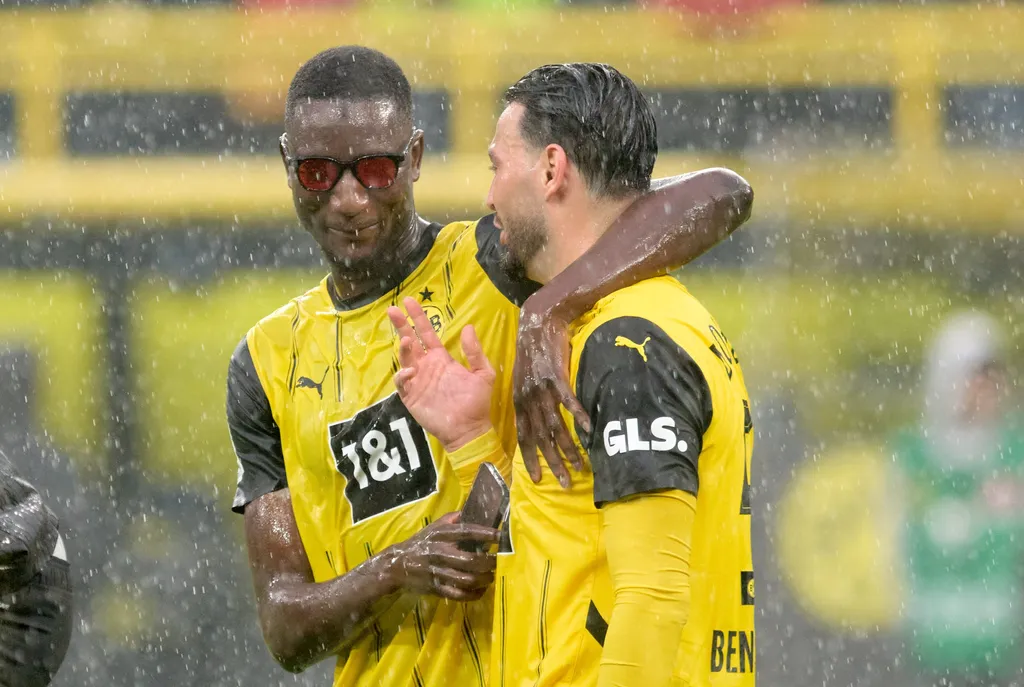 Bensebaini - Guirassy, Borussia Dortmund