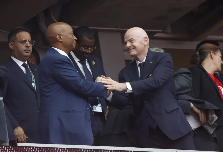 &ldquo;Je ne cracherais pas sur 20 M$&rdquo; : l&rsquo;Afrique explique son dilemme avec Infantino&hellip; et tend la main &agrave; l&rsquo;UEFA