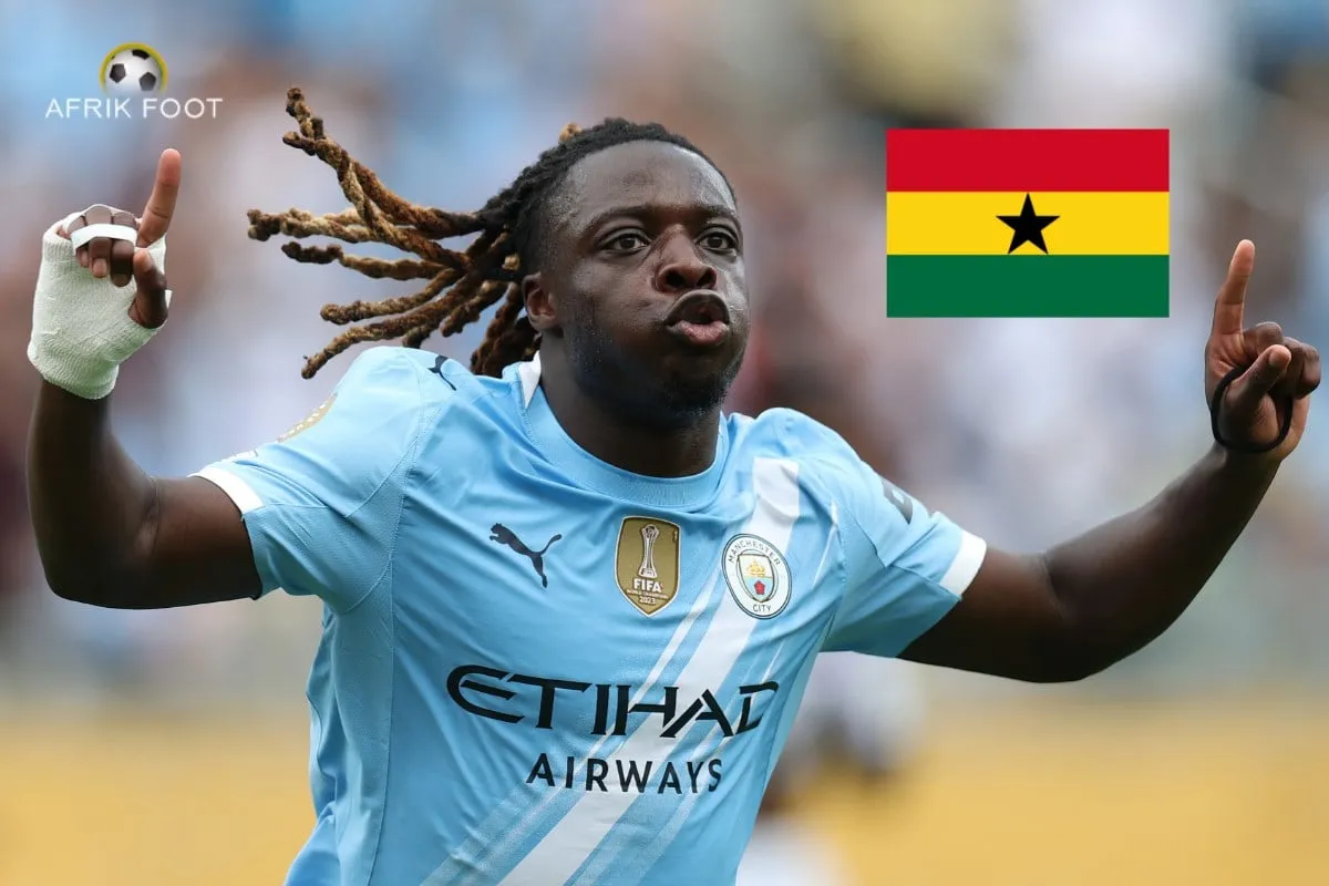 J&eacute;r&eacute;my&nbsp;Doku re&ccedil;oit son passeport ghan&eacute;en