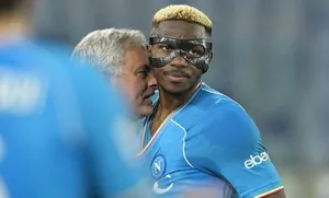 Rome-Naples : l’improbable câlin Mourinho-Osimhen