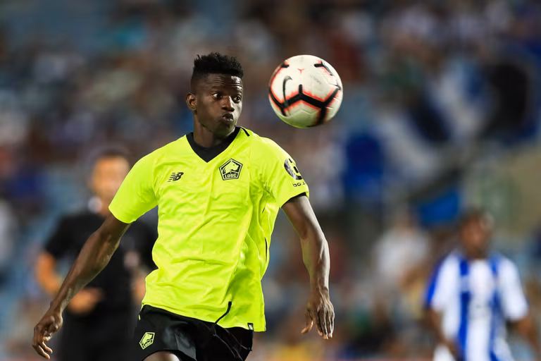 Un joueur de la CAN 2023 suspect&eacute; d&rsquo;une incroyable escroquerie par son club&nbsp;!