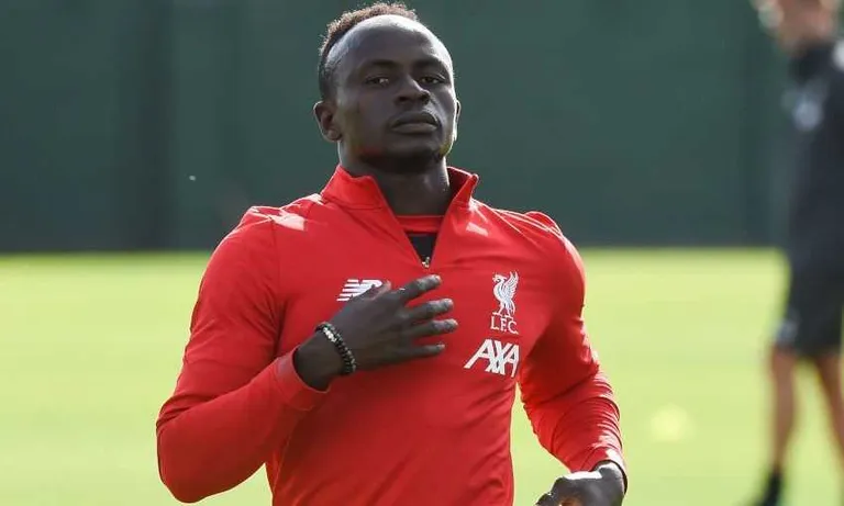 Liverpool : Klopp répond sèchement à Carragher pour Mané !