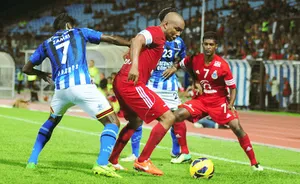 Un prince, un brassard, une trahison : El Hadji Diouf décrié en Malaisie