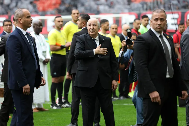 Alg&eacute;rie : &ldquo;les nerfs &agrave; vif&rdquo;, le pr&eacute;sident Tebboune juge le parcours &agrave; la Coupe du monde 2026
