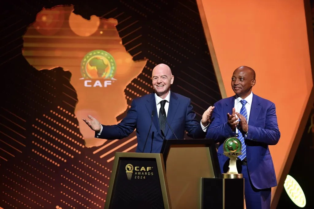 Patrice Motsepe, pr&eacute;sident CAF, Conf&eacute;d&eacute;ration africaine de football, Gianni Infantino, pr&eacute;sident FIFA