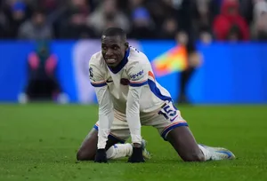 Obi Mikel fustige encore Nicolas Jackson !