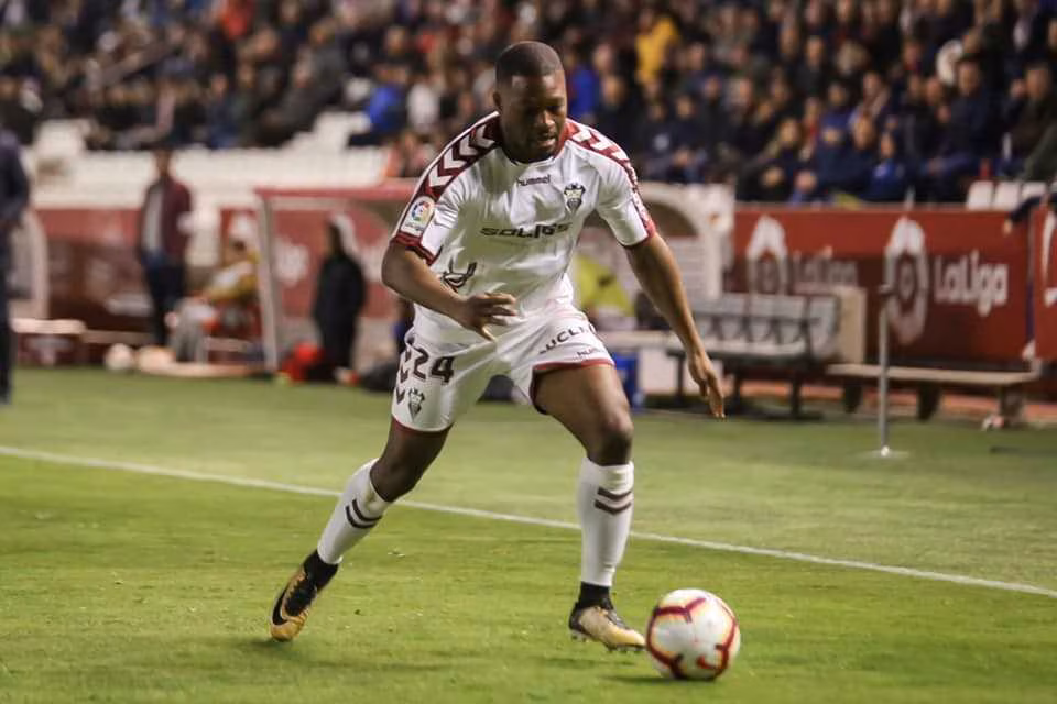 Angola : pas de CAN pour J&eacute;r&eacute;mie Bela (ex-Lens et Dijon)