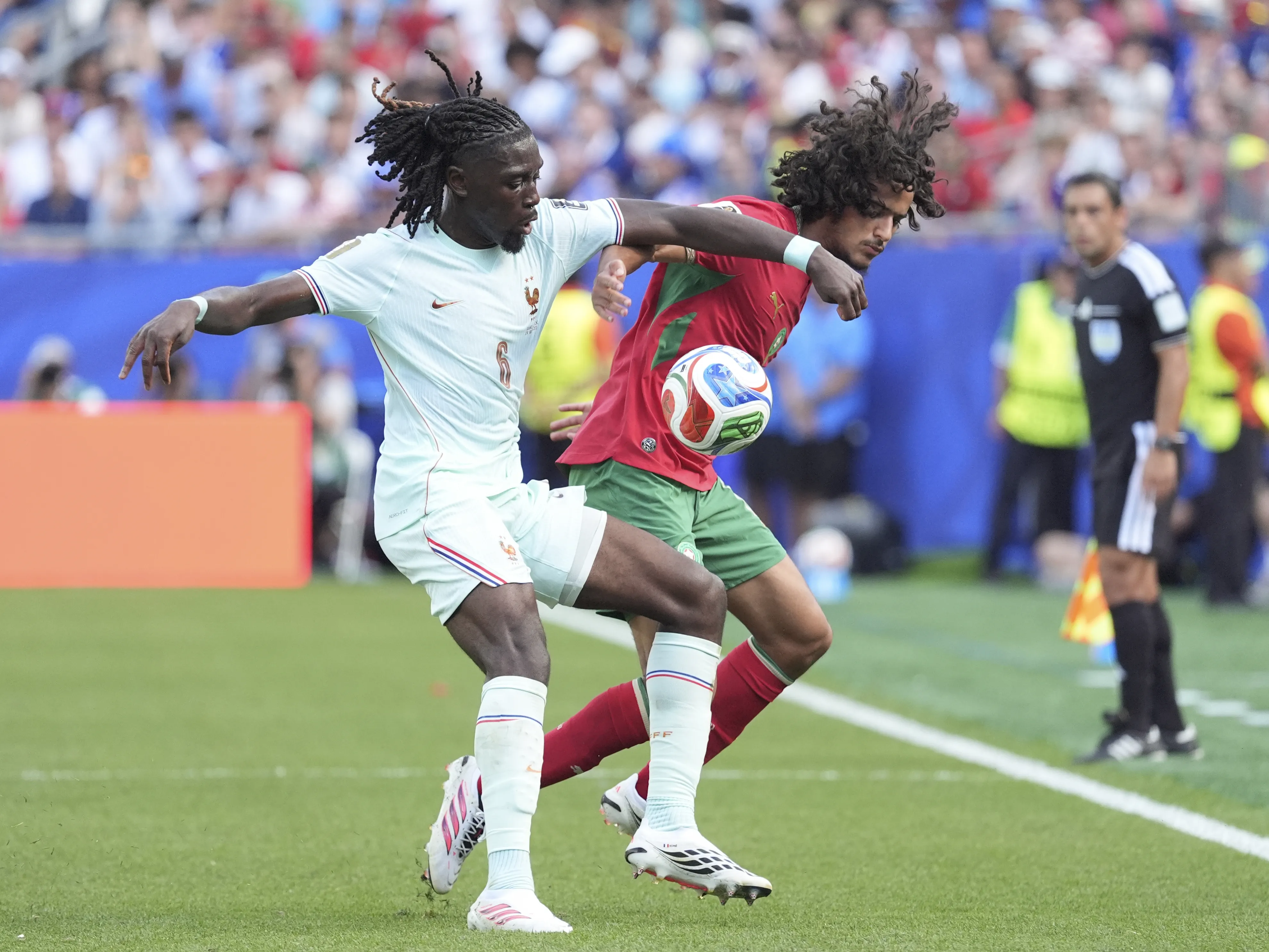Manu Kon&eacute;, France, Maroc