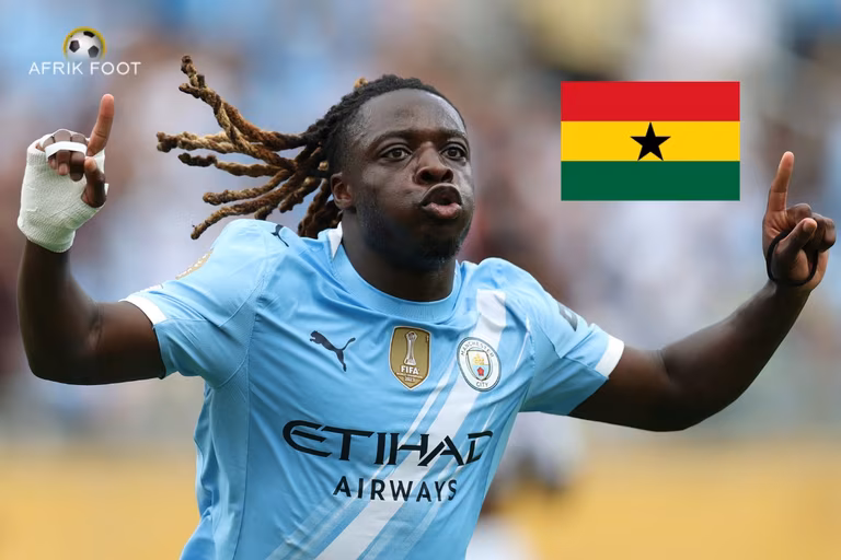 J&eacute;r&eacute;my&nbsp;Doku re&ccedil;oit son passeport ghan&eacute;en