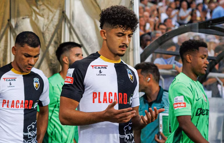 Un cadre du Maroc U20 fonce vers le club de Belloumi !