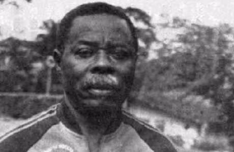 Cameroun: l&rsquo;ex-s&eacute;lectionneur Leonard Ns&eacute;k&eacute; a tir&eacute; sa r&eacute;v&eacute;rence