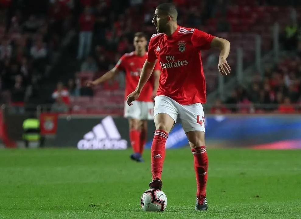 Benfica&nbsp;: presque 4 ans apr&egrave;s son arriv&eacute;e, Taarabt&nbsp;sort enfin du placard&nbsp;!