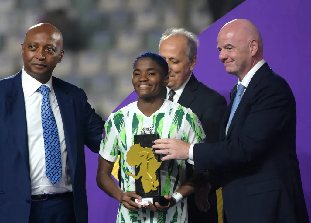 Rasheedat Ajibade, Nigeria f&eacute;minine