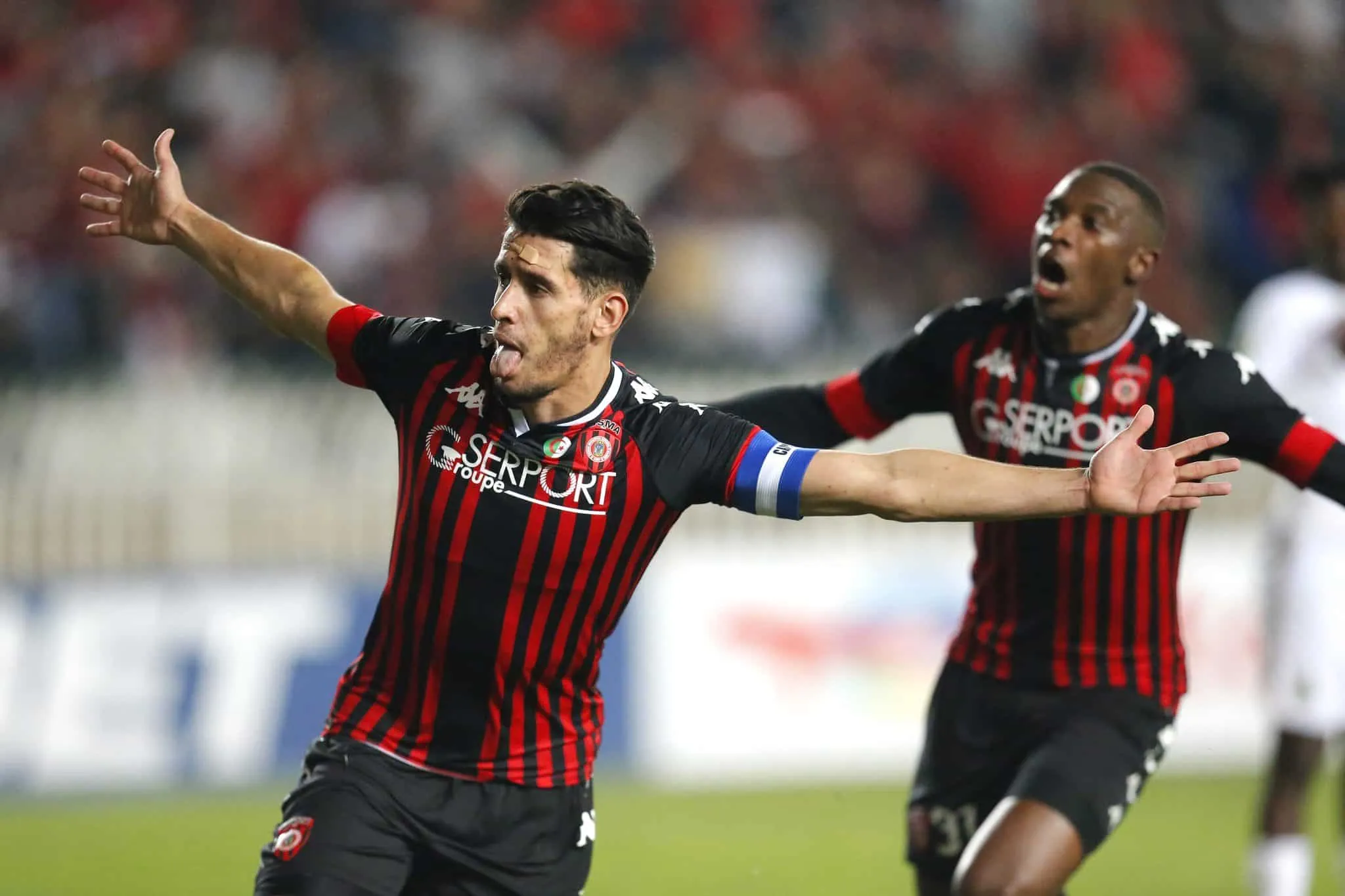 Coupe de la CAF&nbsp;: l&rsquo;USM Alger remporte le derby, l&rsquo;ASEC indemne en Tunisie, un Congolais flambe&hellip;