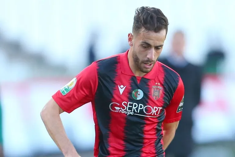 Alg&eacute;rie : le geste du capitaine de l&rsquo;USMA qui scandalise le Maroc