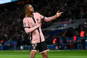 Pronostic Arsenal – PSG :  : les meilleures cotes du duel Saka-Barcola