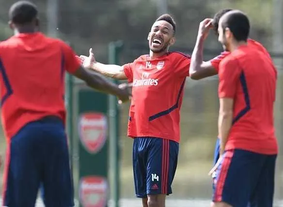 Arsenal : beau geste d&rsquo;Aubameyang pour P&eacute;p&eacute;, Emery applaudit !