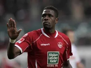 Cameroun- Kaiserslautern  : Idrissou, volé ou violent ?
