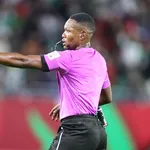S&eacute;n&eacute;gal-Egypte : l&rsquo;arbitre du match, Pierre Atcho, un mauvais souvenir pour les Lions