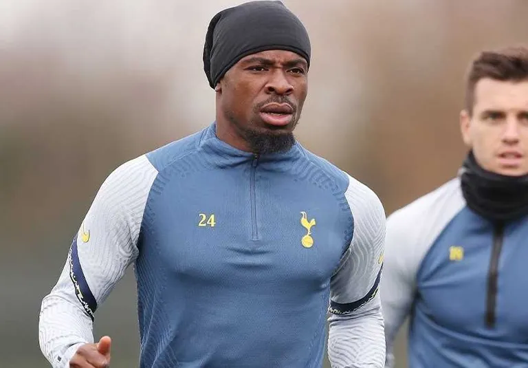 Tottenham : Aurier fou ? Mourinho répond à Keane !